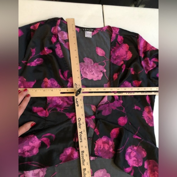 Venus size XL black & pink floral print high / low duster ties at front - Picture 13 of 16